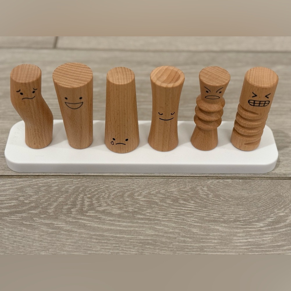 LOVEVERY Wooden Emotion Dolls from The Observer Play Kit (Months 37-39)